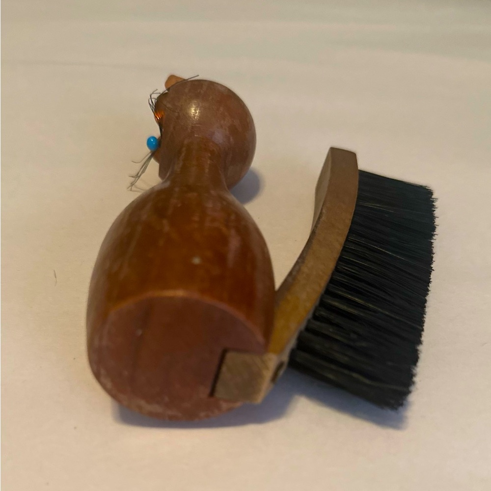 1960s CAT SHAPED BRUSH Vintage Clothing
Lint Brush wood. - Picture 2 of 4
